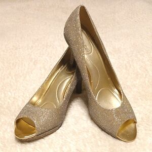 BANDOLINO GOLDEN SHIMMER PUMPS